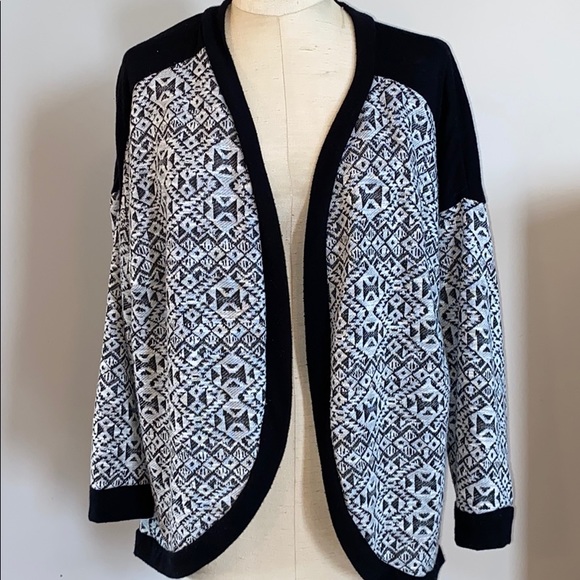 Sweaters - 2X Black and white cardigan